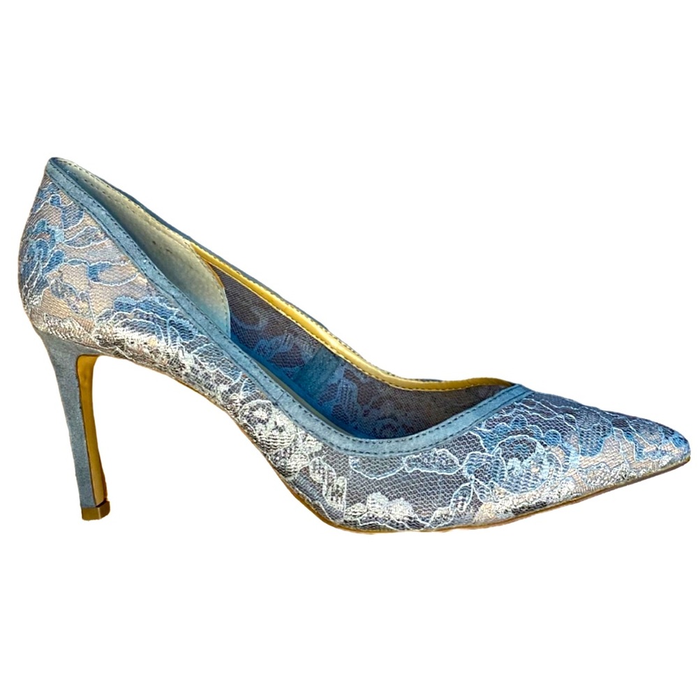 Banana Republic Gray Lace Heels/NWOT pristine